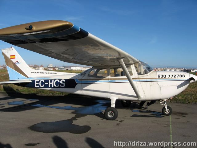 La avioneta antes de despegar