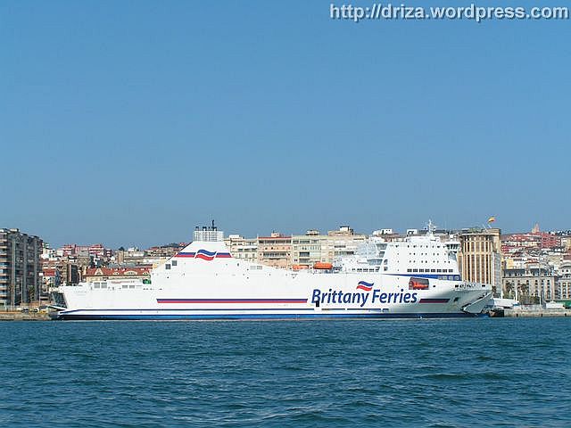 El Cotentin atracado en Santander
