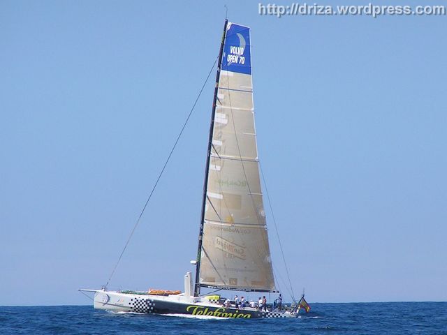 Tnegro04 Telefónica Negro en mar abierto