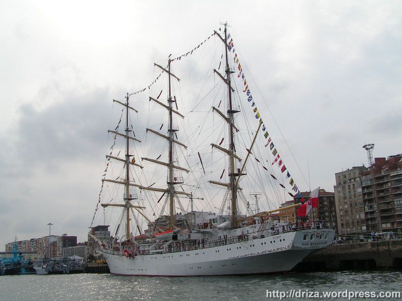 Dar Mlodziezy, buque escuela polaco