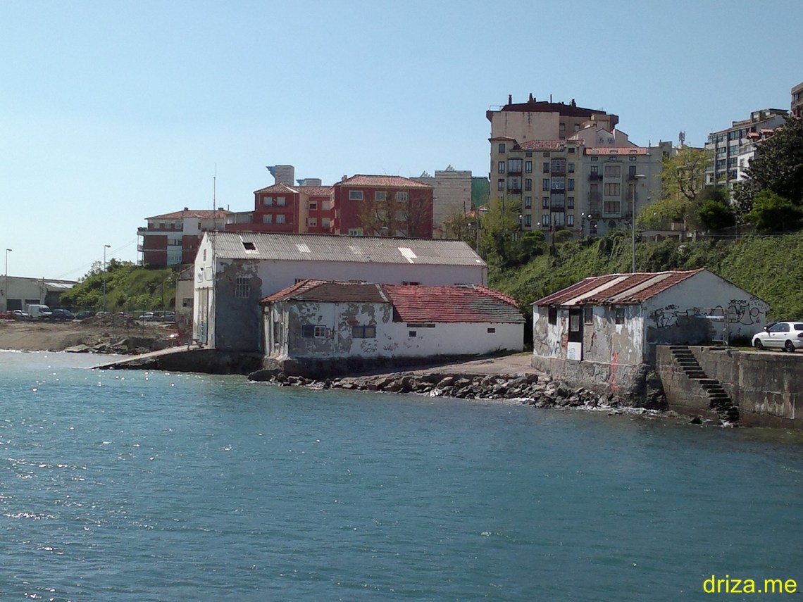 Aquí se ven las rampas de acceso al mar