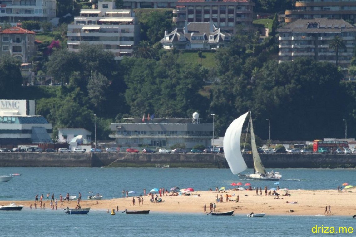 PHOENIX en primera posición entrando por el Puntal