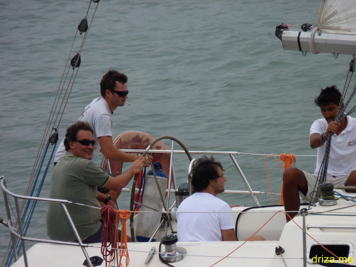 ESP-4256 Capitán Nico posando