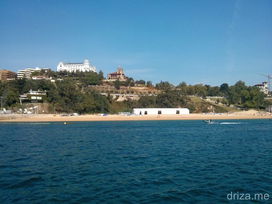 Más carpas en la misma playa